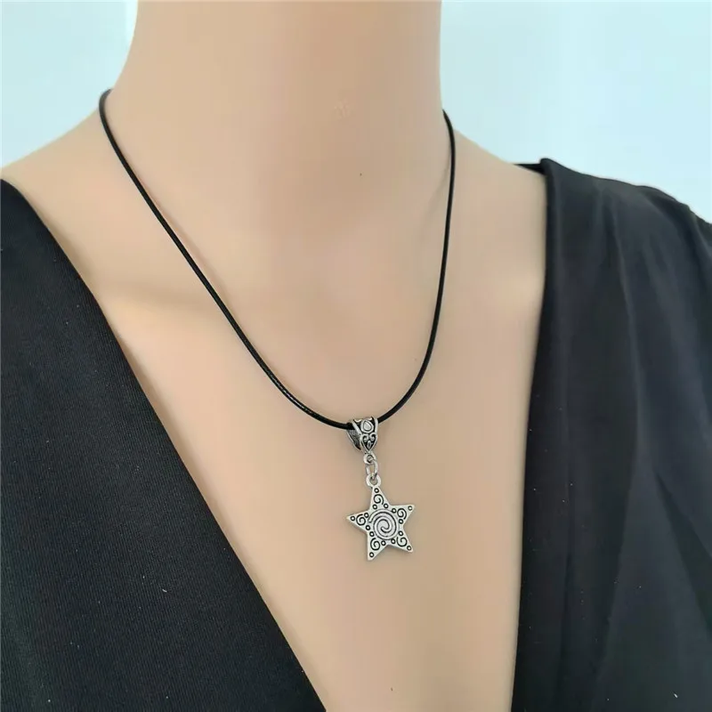 Ins Retro Niche Stylish Sweet Cool Spicy Girl Five-Pointed Star Pendant Necklace for Women Alloy New Style Leather Cord Chain