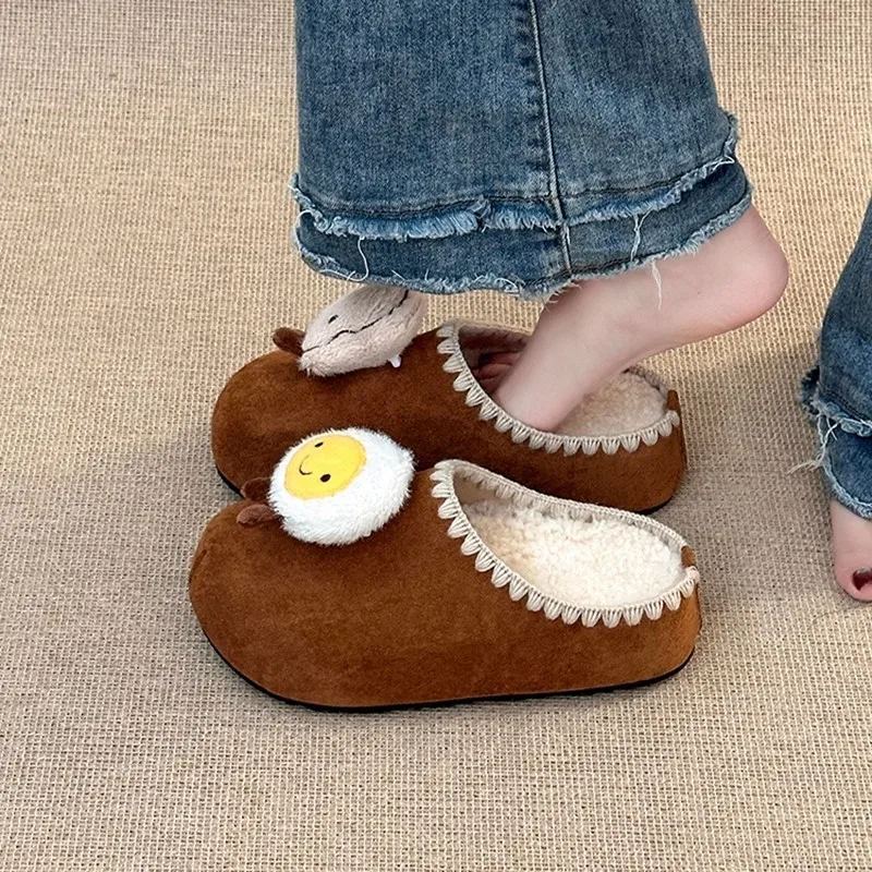 

Милые тапочки с рисунком тостов и яйца, новинка зимы 2025, женские шлепанцы с кружевной отделкой, уличная домашняя забавная домашняя обувь с героями мультфильмов