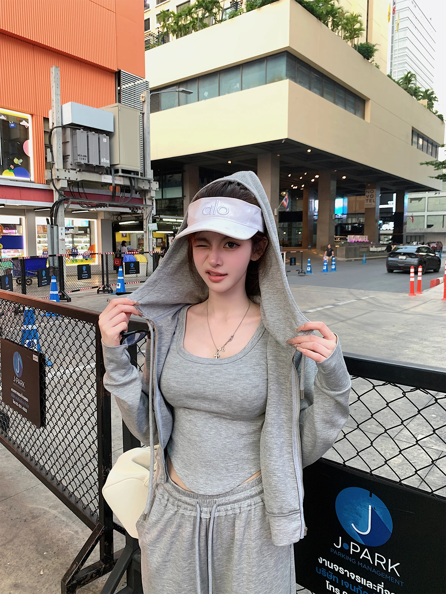 

Gray Hooded Casual Set NNS2026 Row Series Cloud Soft Air Layer Mian Jianna Women's Fashion Set High Waist Short Length Long S...