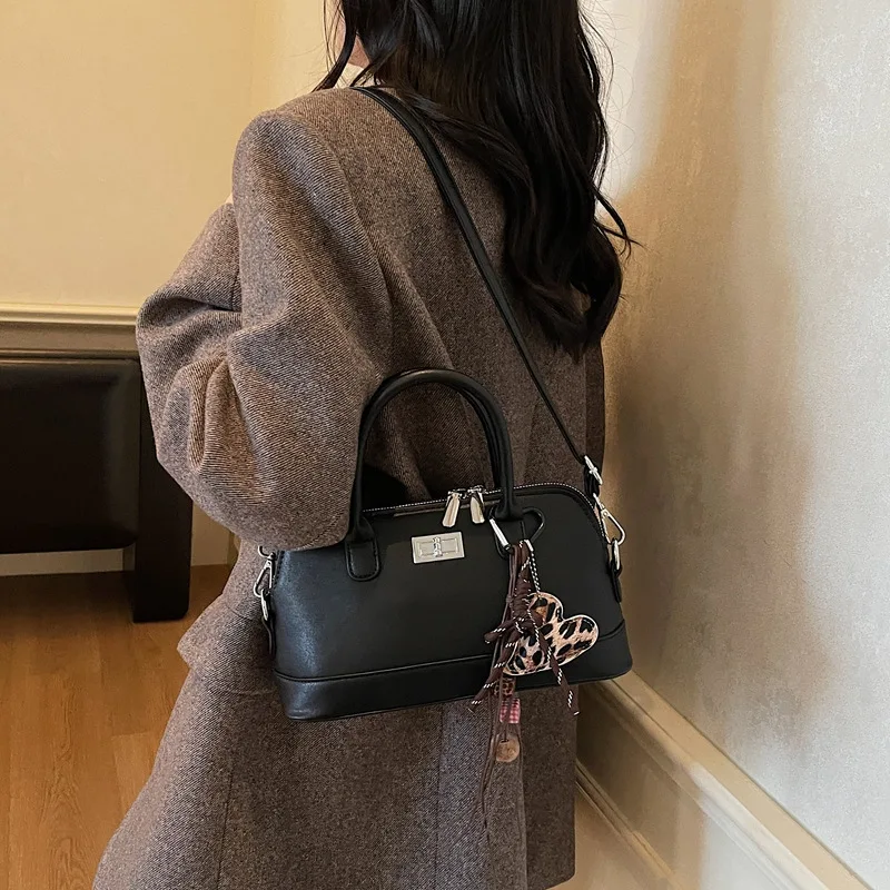 

2025 A/W Women's Luxury Underarm Bag, Genuine Leather Multi-way Shoulder Crossbody Purse, Vintage Quilted Bag for Work Commute