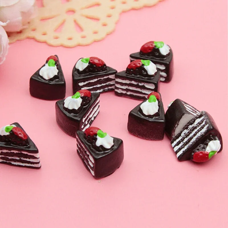 6PCS/lot Flatback Flat Back Kawaii Resin Cabochon Fake Miniature Food Strawberry Cake Craft Decoration For Doll House