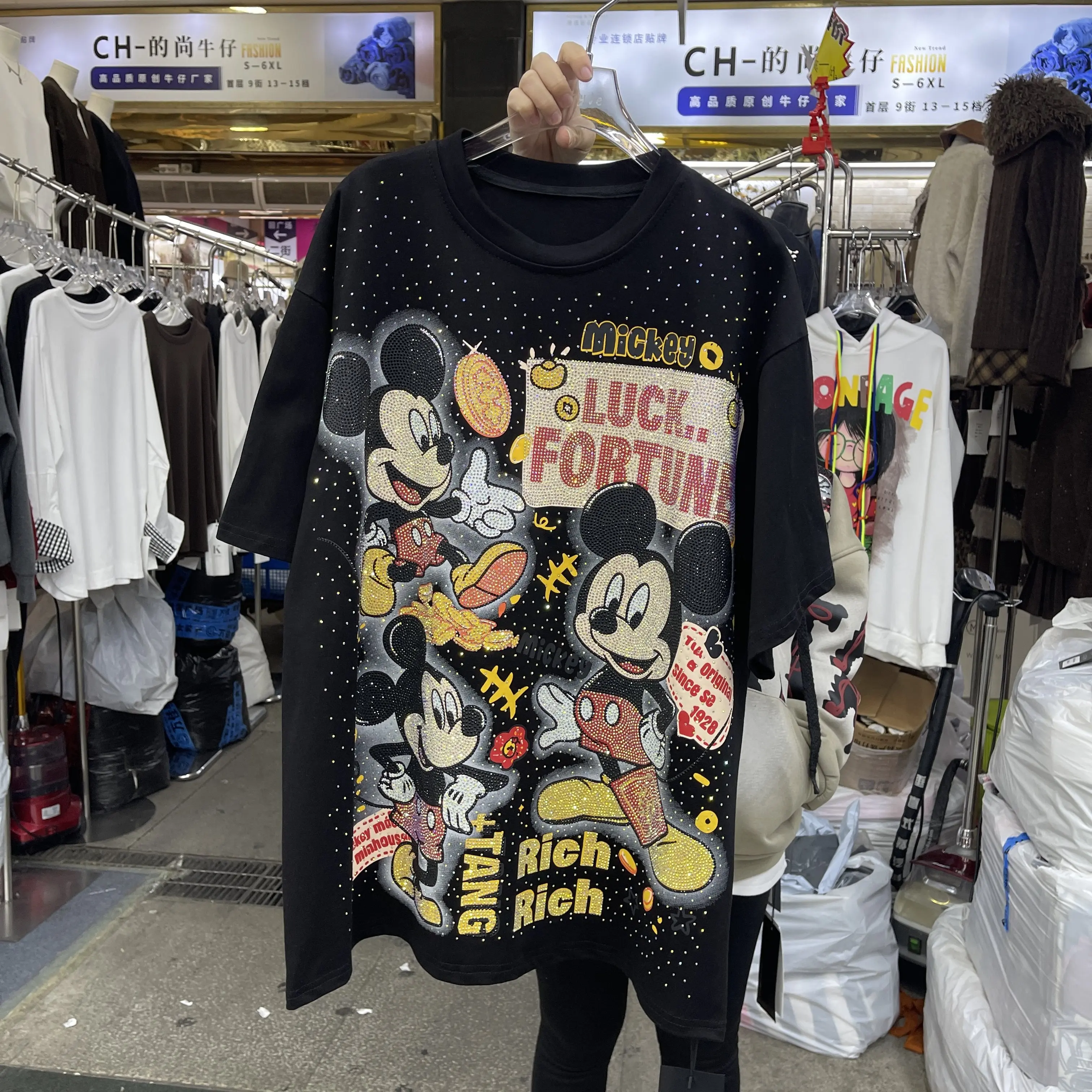 

Модные новые весенне-летние женские футболки с короткими рукавами, универсальный пуловер большого размера с принтом бриллиантов и Микки, топ, повседневная студенческая футболка