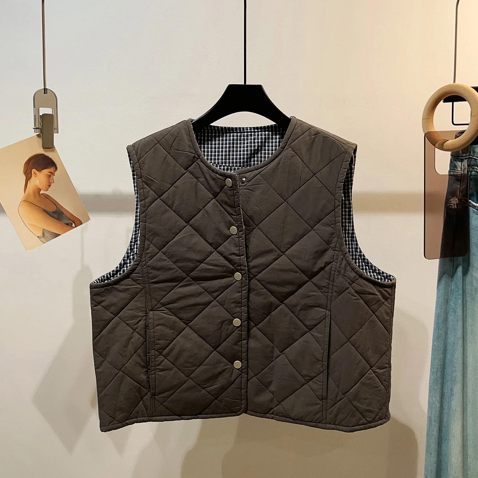 Damska luźna bawełniana kamizelka z okrągłym dekoltem, idealna do warstwowego noszenia, wzór w romby, jesień-zima, do pracy, kolor