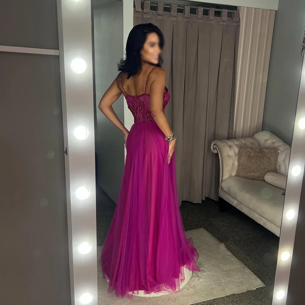 فساتين سهرة أنيقة لأعياد الميلاد فساتين حفلات رسمية بطول الأرض على شكل حرف a من التل مطرز بالخرز فساتين حفلة موسيقية مسائية مخصصة