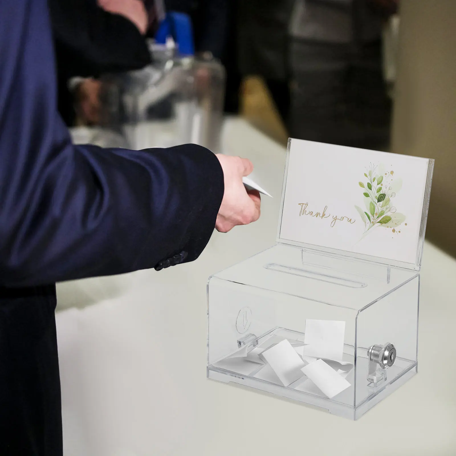 鍵付きの透明なアクリル製寄付箱。投票、募金、意見収集、抽選券の保管、現金の安全な保管に最適。
