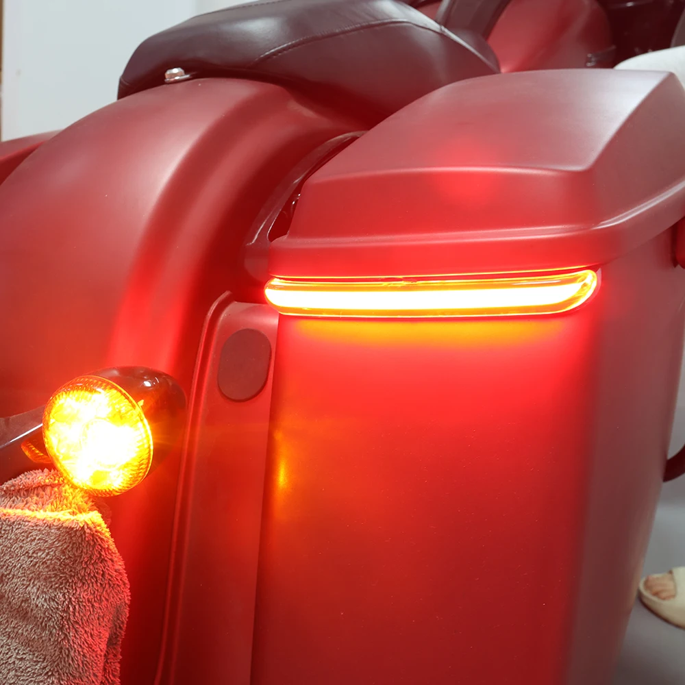 Motorrad Rot Tracer Hinten Satteltasche LED Anzeige Run Drehen Bremslichter Für Harley Touring Road King Street Glide FLHR CVO