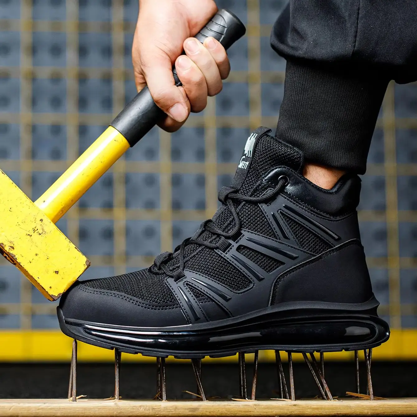 Men Work Safety Shoes Anti-smashing Steel Toe Cap Working Boots Construction Indestructible Work Soft-Soled Sneakers Men Shoes