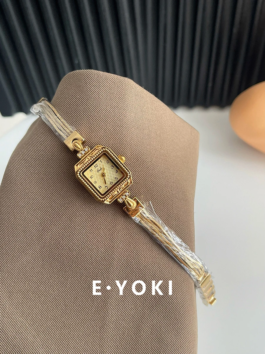 

Elegant Women'S Watch, Small Square Digital Watch With Gold Chain, Women'S Luxury Retro Quartz Watch, Quartz Fashion Watch.