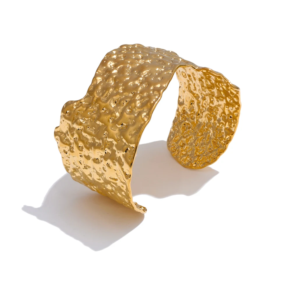 Yhpup Hammer Wide Open Bangle 18k Gold 4