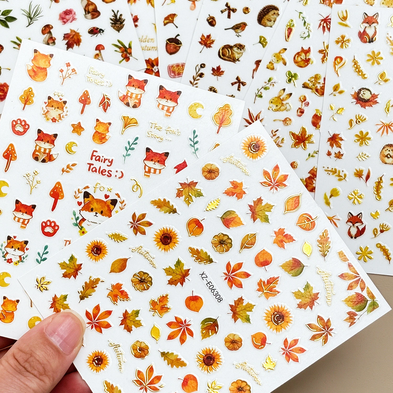 12 Stück Herbst-Ahornblätter, Tier-Nagelsticker, gemischte Cartoon-Fuchs-, Hirsch- und Eichhörnchen-Motive, selbstklebende Nagelabziehbilder, DIY-Herbst-Maniküre-Dekoration – Detail 5