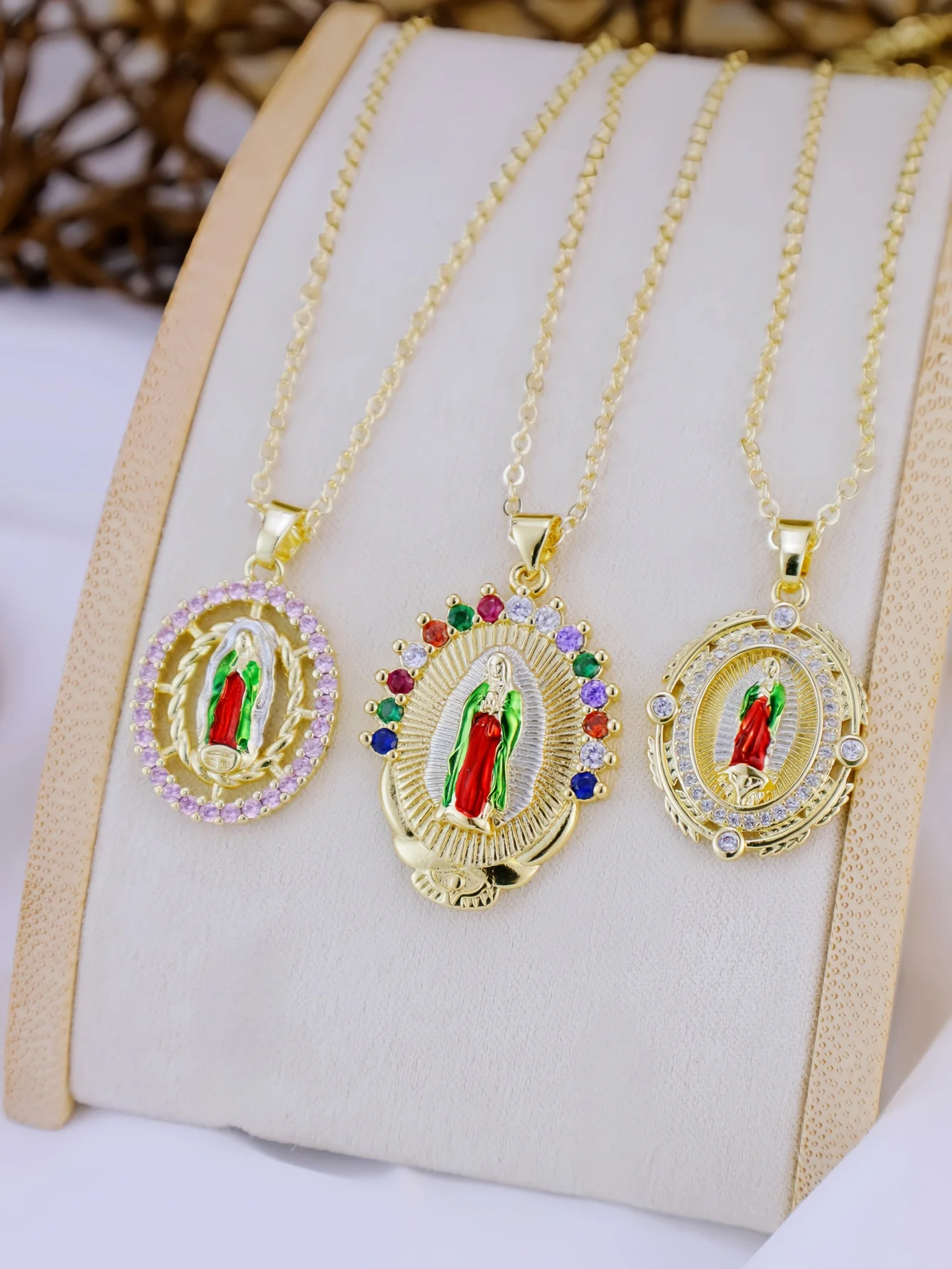 1 Piece Copper Inlaid Zircon Plated 14K Gold Virgin Mary Mother Pendant Women's Necklace