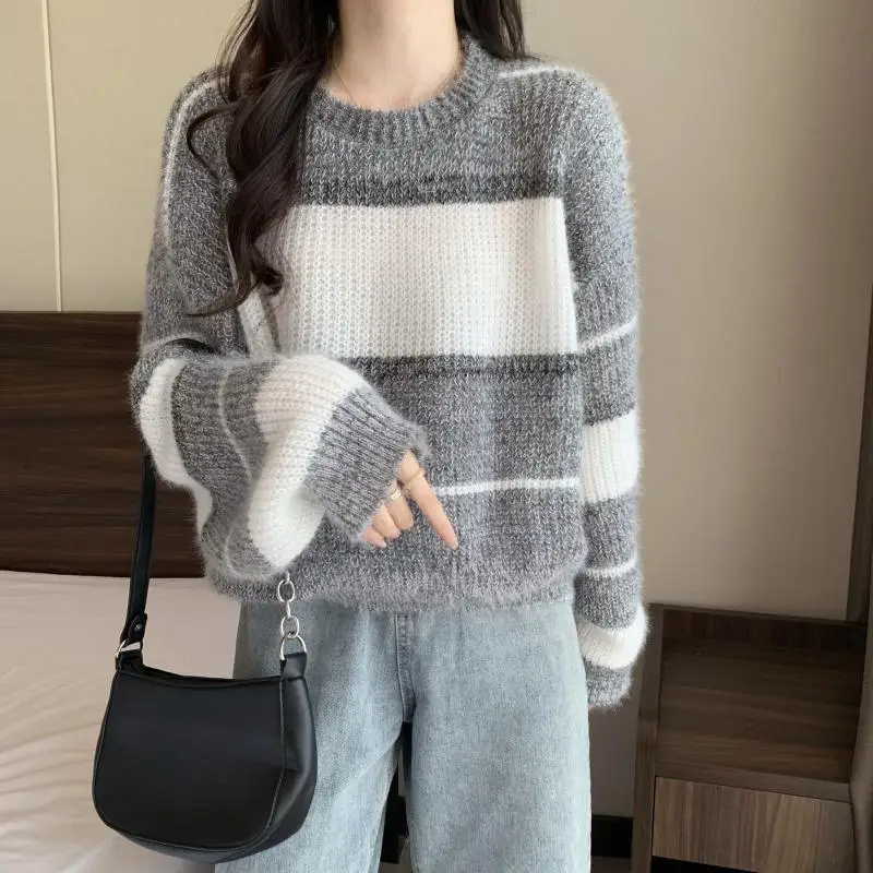 Fashion O-Neck Spliced Casual Striped Sweaters Female Clothing 2024 Autumn Winter New Loose All-match Pullovers Korean Tops