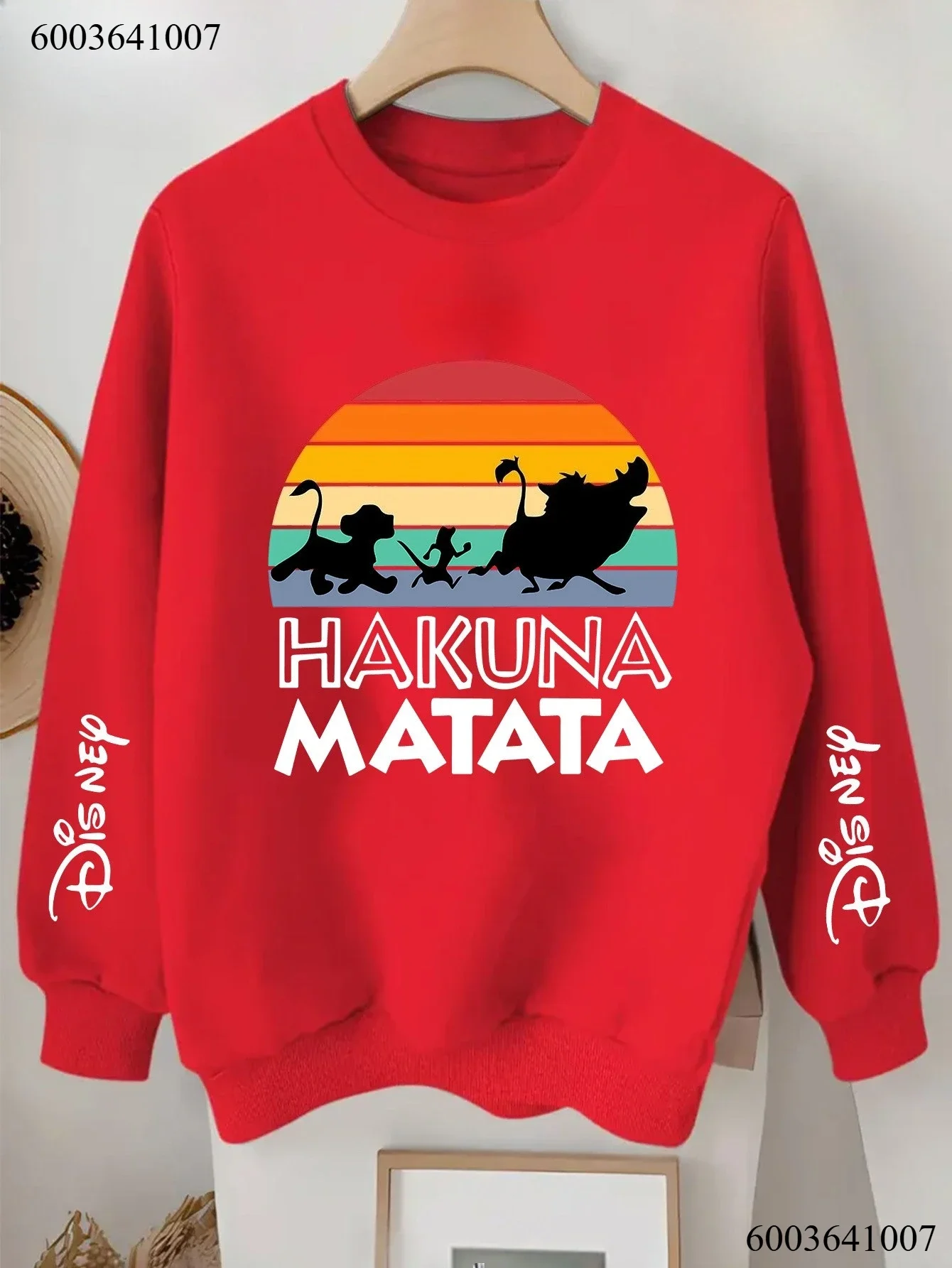 Bluza z nadrukiem Myszki Miki Disneya na rok 2025 to luźna i ciepła bluza dla par, idealna dla modnych dziewczyn na jesień.