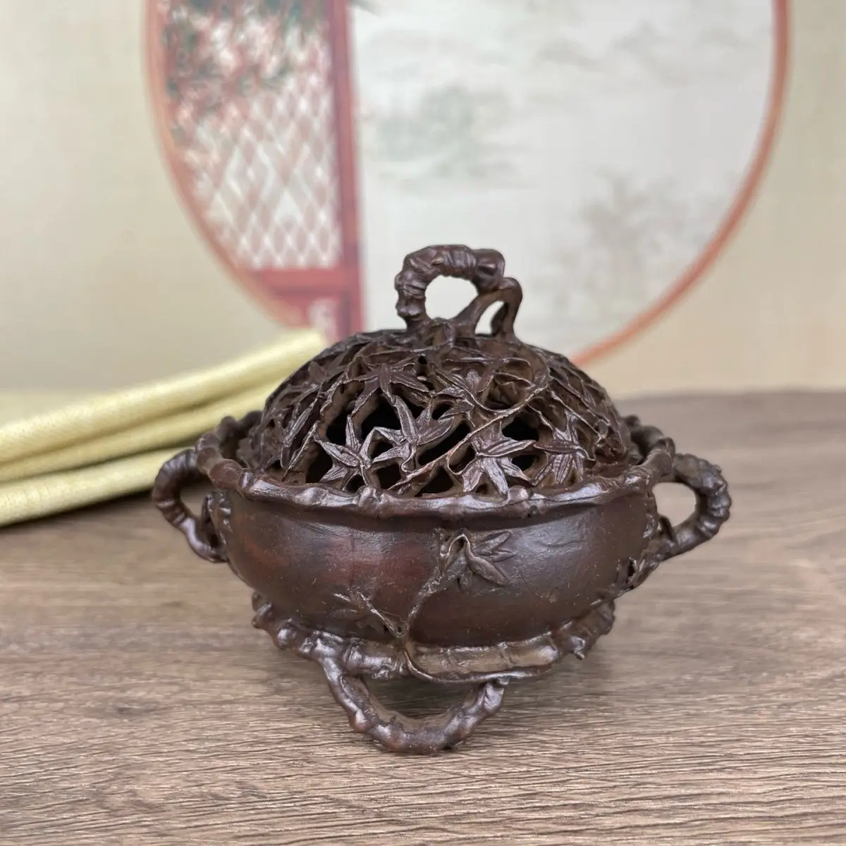 

Ancient Chinese old copper deer head eagle beak wine jar ornaments antique collection decorative art ornaments