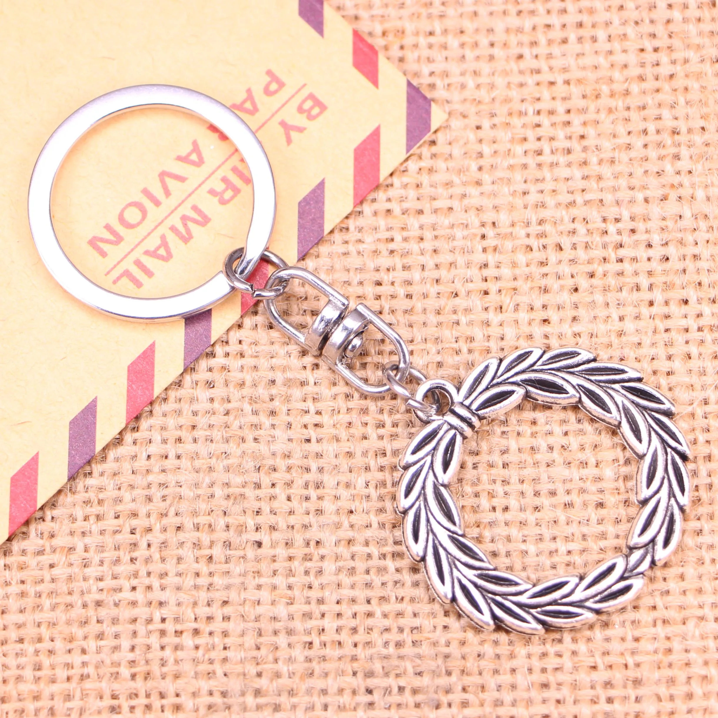 20pcs New Fashion Keychain 34mm Olive Branch Laurel Wreath Pendants DIY Men Jewelry Car Key Chain Ring Holder Souvenir For Gift