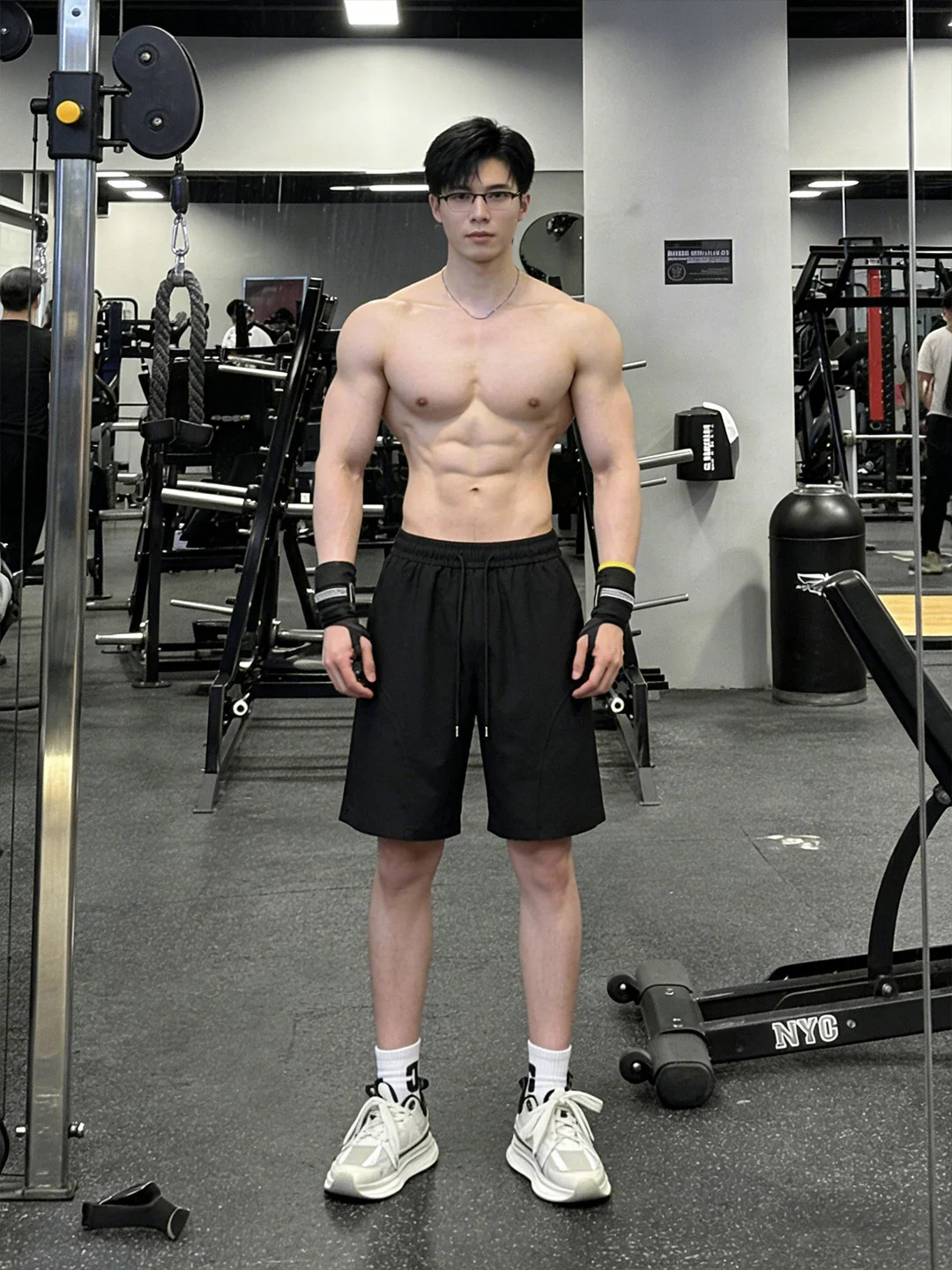 

Новые мужские спортивные шорты 2026 года для бега и тренировок, быстросохнущие, для фитнеса, летние, для пляжа