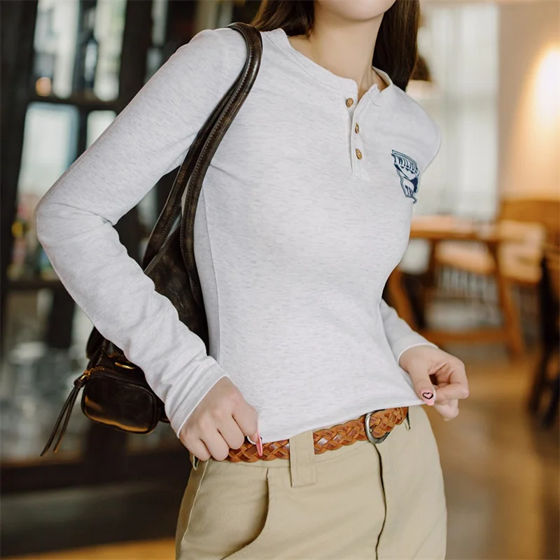 Maden Printed Henley Long Sleeve T-Shirt Women\'s Spring Light Gray Basic Layering Tee Slim Fit Casual Top Versatile Pullover