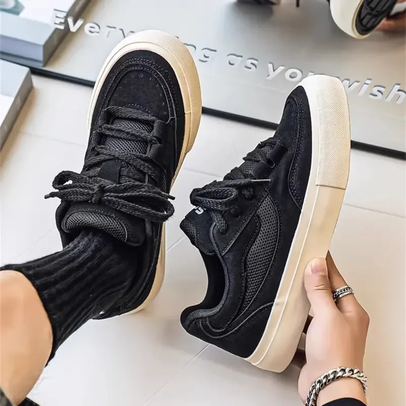 

Leisure Running Men Shoes Loose Cutting Breathable Mesh Soft Cushion for Slow Jogging and Outdoor Relaxation