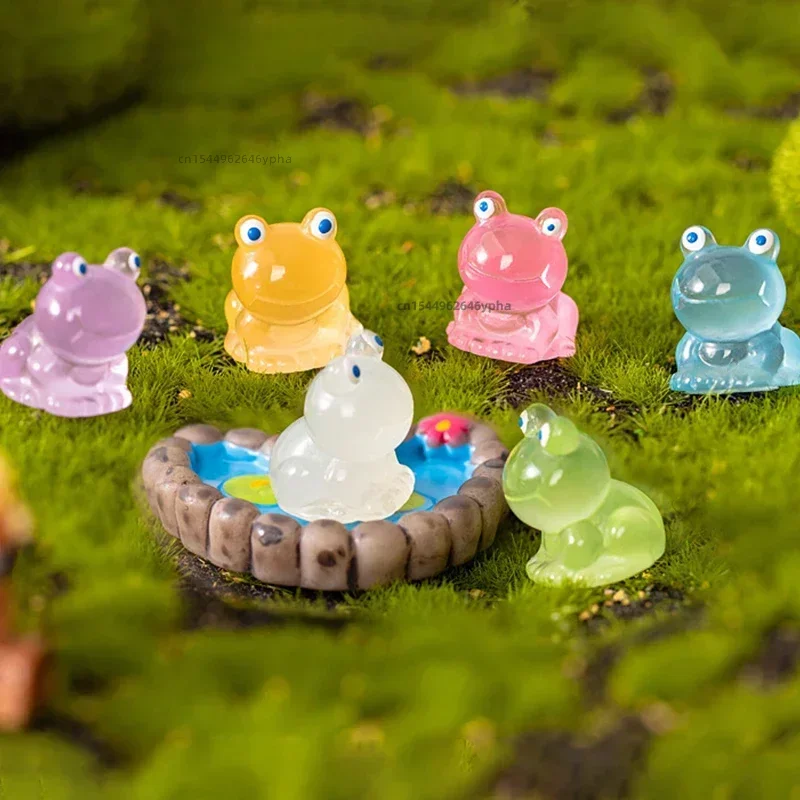 

F2 6pcs Luminous Frog Vivarium Micro Landscape DIY Accessories Mini Frogs Glow At Dark Fairy Garden Miniatures Decoration