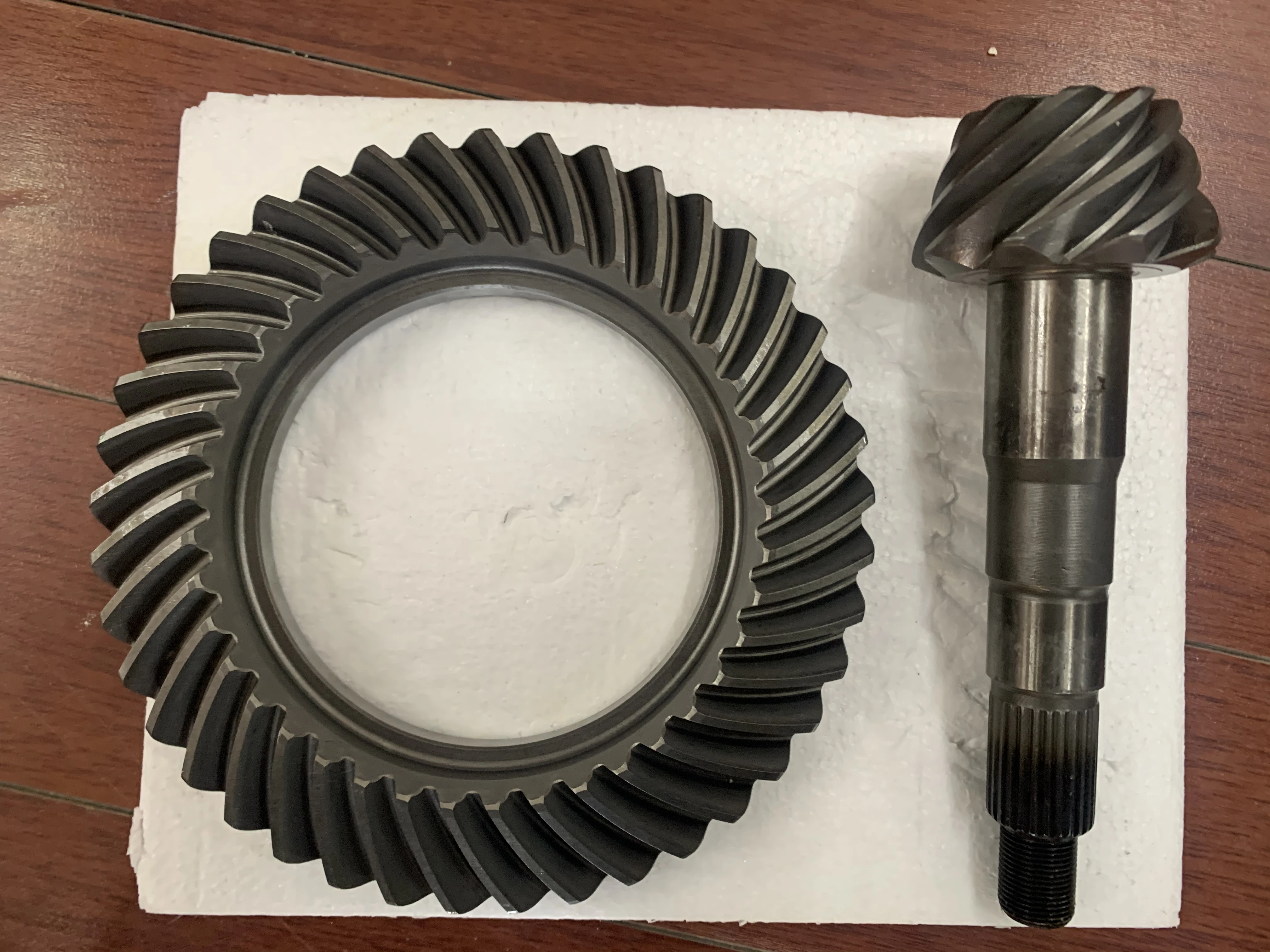 Hilux Front Axle 9*41 Crown and Pinion with 27T Spline Teeth 204mm Outer Diameter of Crown for Toyota