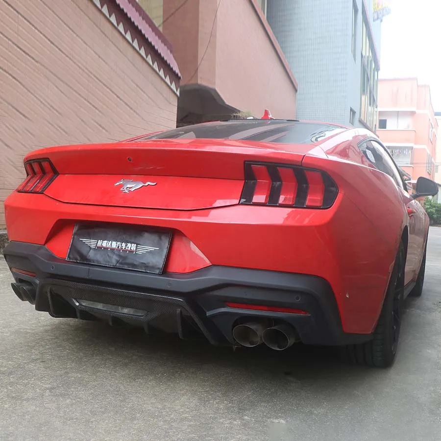 Picture 3: Carbon Fiber Rear Diffuser Suitable For 2024+ Ford Mustang Dark Horse S650 EcoBoost Rear Bumper Center Section Diffuser Body Kit