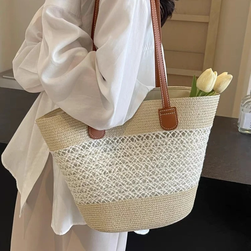 

Fashion Straw Summer Large Capacity Tote Bag Women Shoulder Bag Handmade Woven Bag Fresh Rural Handheld Grass Woven Women Bags