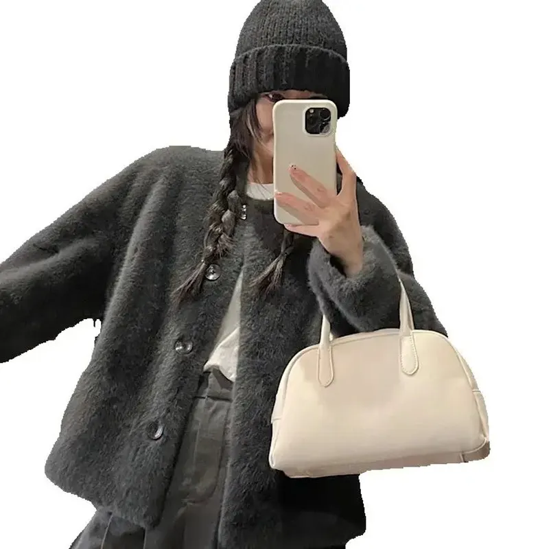 The rua faux mink short eco-friendly fur coat has a great milk flavor. It's a 2025 women's fur coat