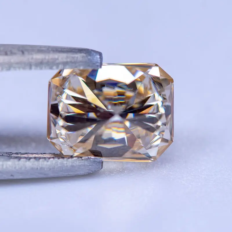 Moissanite Stone Primary Color Tea Yellow Radiant Cut Lab Grown Diamond for Jewelry Rings Earrings Making with GRA Certificate