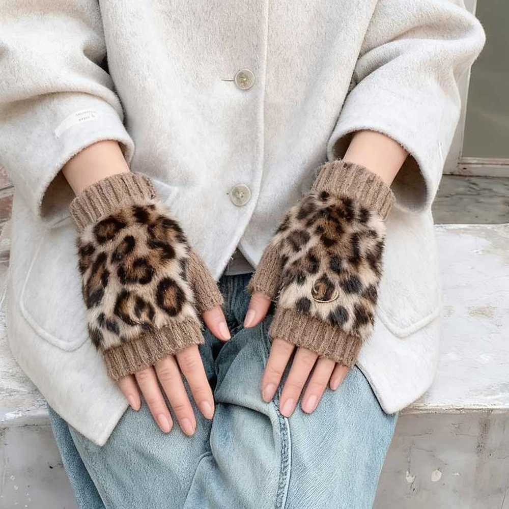 New Autumn and Winter Style Women's Leopard Print Half-Finger Gloves, Knitted Short Style, Fingerless, Warm and Fashionable