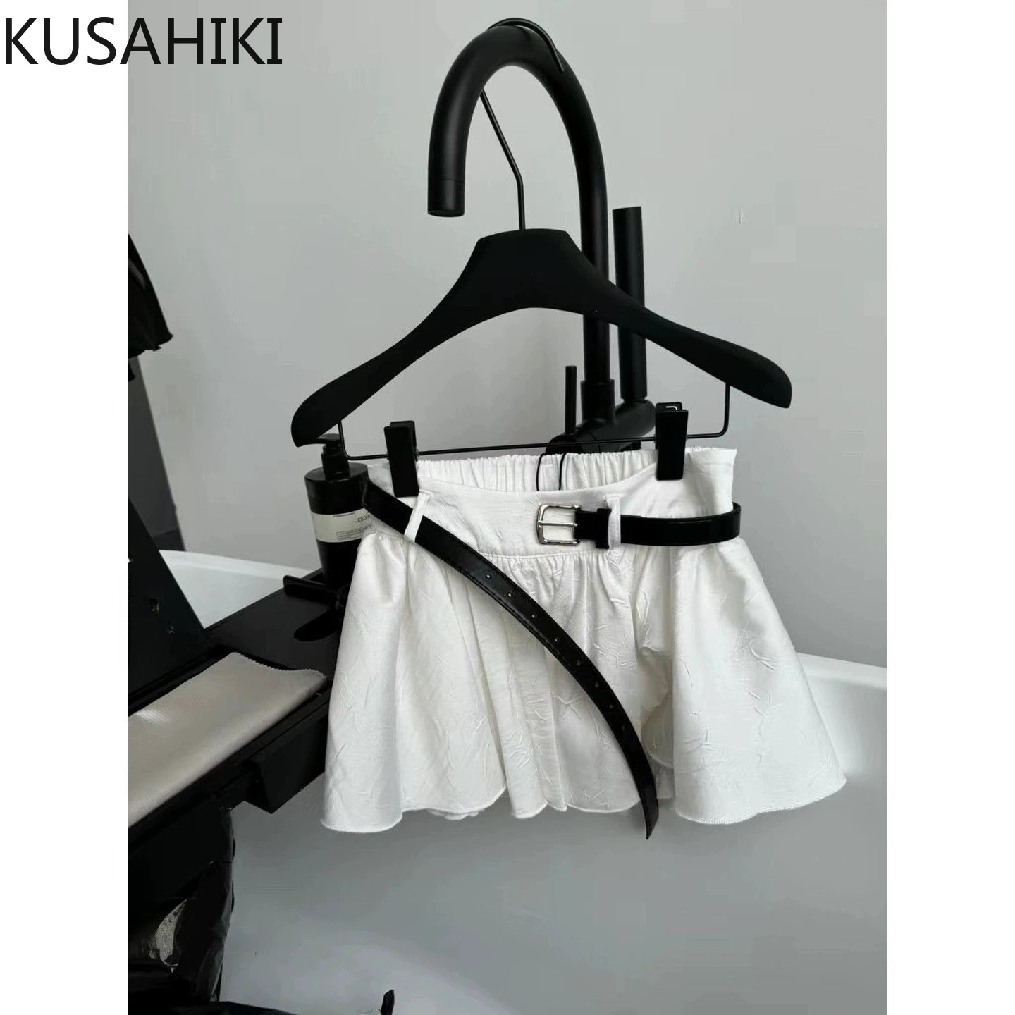 

KUSAHIKI Korea 2024 Versatile Chic Ruffle Edge Short A-line Half Skirt Fashion Spicy Girl High Waist Causal Y2k Skirts Mujer