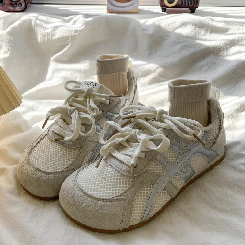 

2025 весенне-осенние новые модные нескользящие кроссовки в корейском стиле с мягкой подошвой, повседневные универсальные удобные женские кроссовки для бега