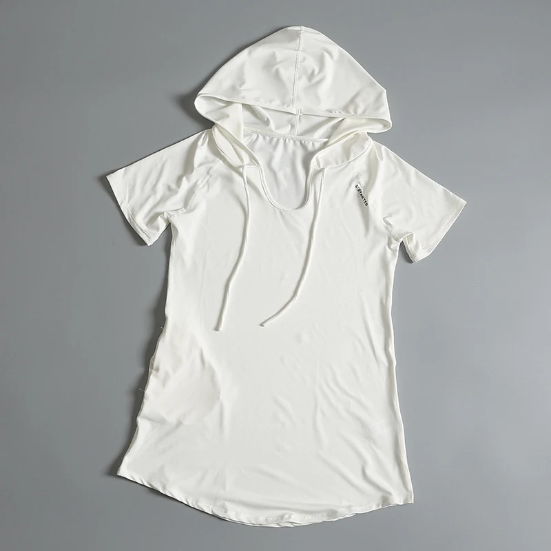 Las mujeres usan nalgas de longitud media de manga corta suelta de secado rápido adelgazante fitness correr camiseta traje de yoga