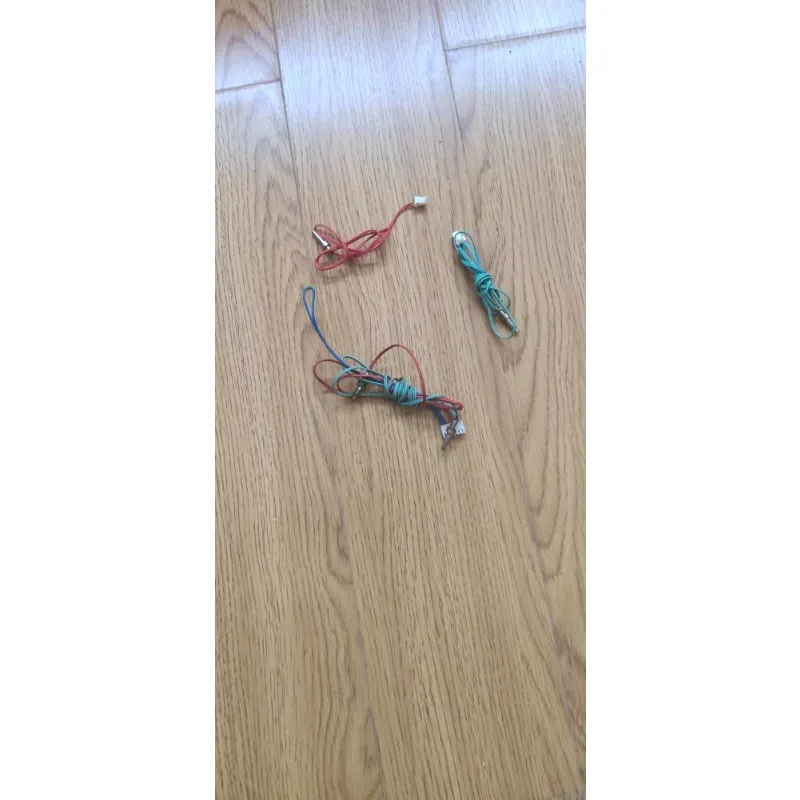 

Suitable for Daewoo boiler temperature sensor, temperature probe, second-hand parts.