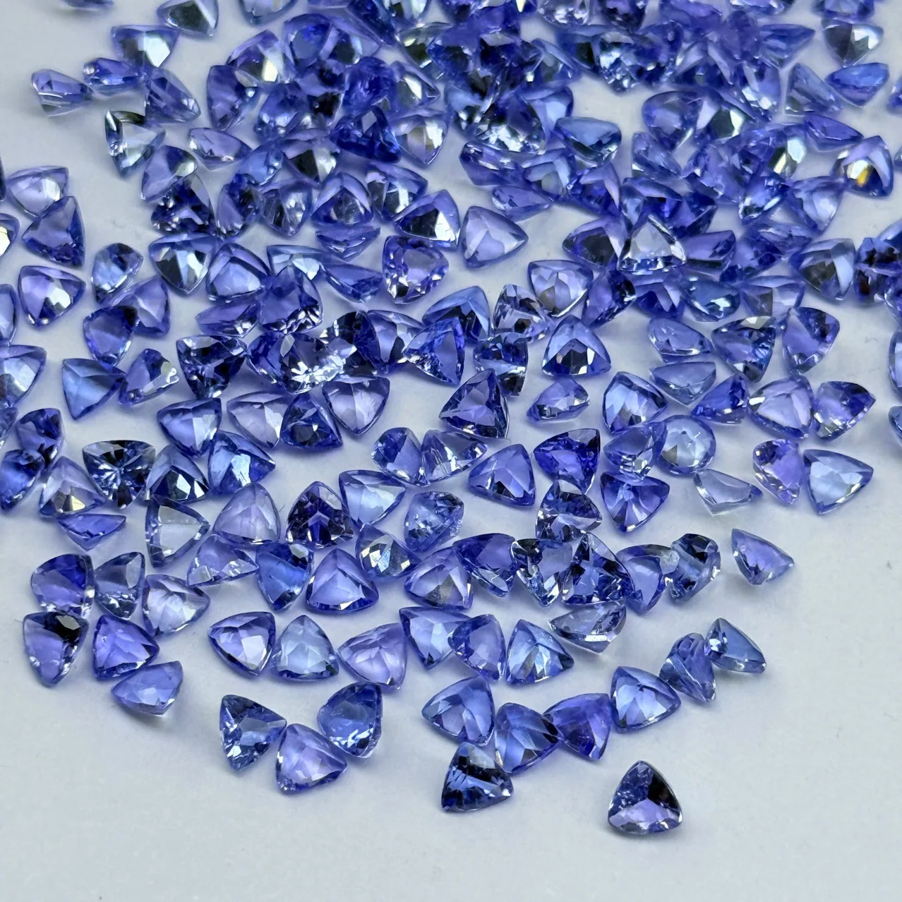 Wholesale 5pcs Natural Blue Tanzanite 4mm 5mm Triangle brilliant-Cut Semi-Precious Gemstone Jewelry Cabochon Ring Face