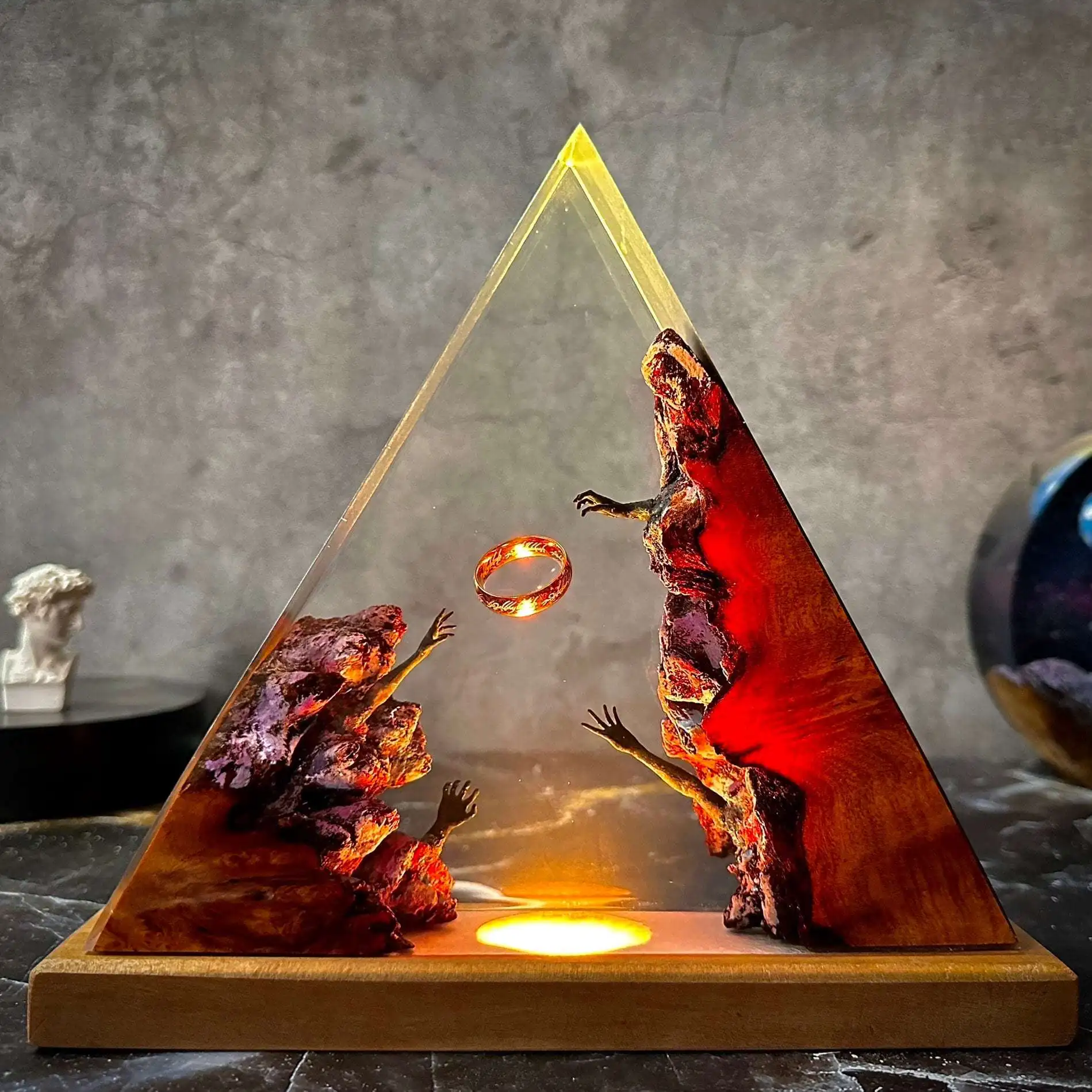 Home Accessories Miniatures Crystals Figurine Nighttime Illumination Handmade Gifts Marine Resin Friend's Gift تحف كبيره للمنزل