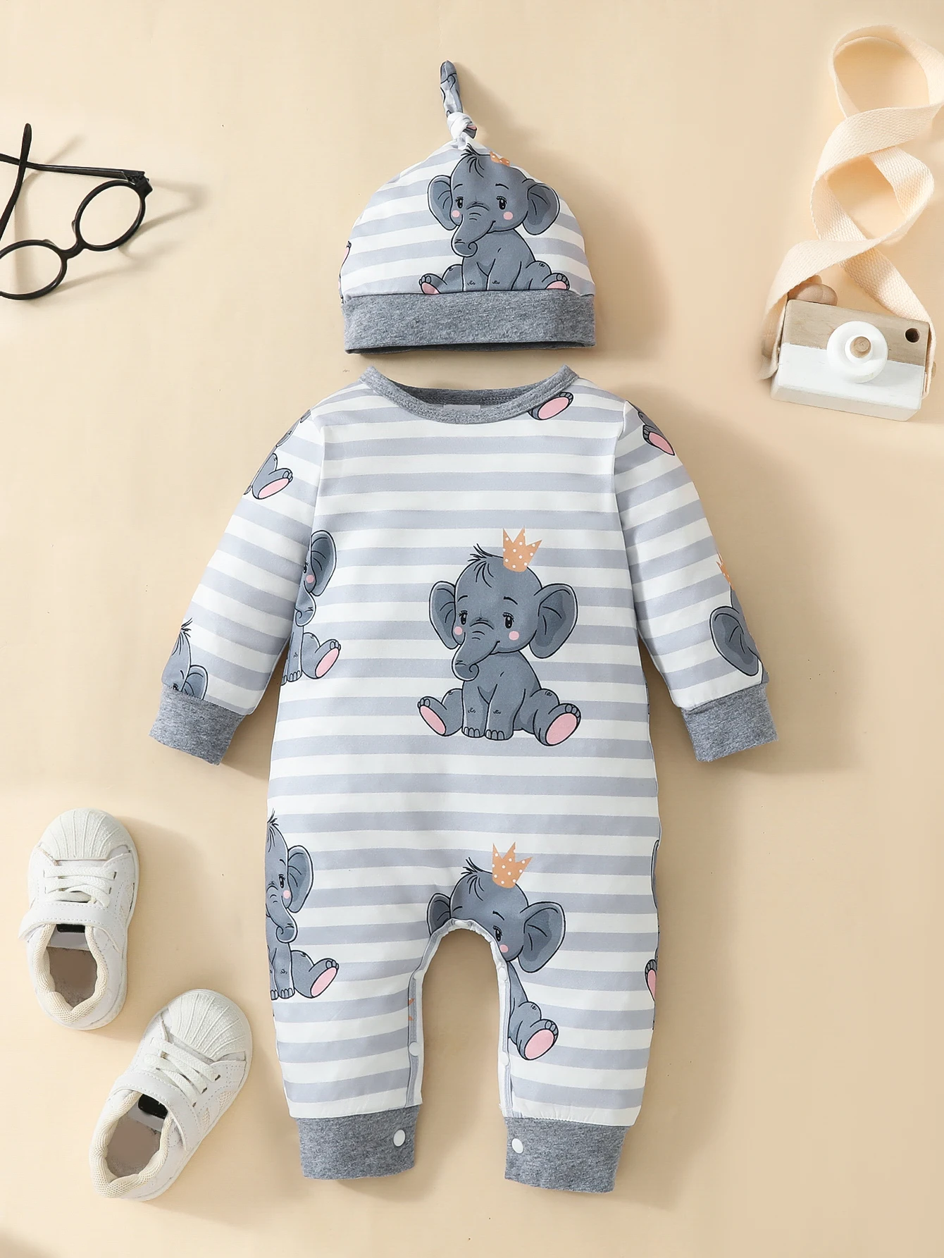 Urocze body niemowlęce Elephant-Print Romper + kapelusz, przytulna mieszanka bawełny, zatrzaski do łatwej zmiany,