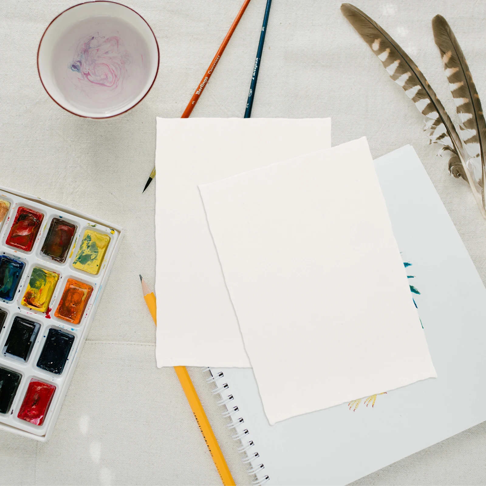 20 hojas de hojas hechas a mano con textura gruesa a base de acuarela con borde decapado para pintar, dibujar, proyectos artesanales, artistas