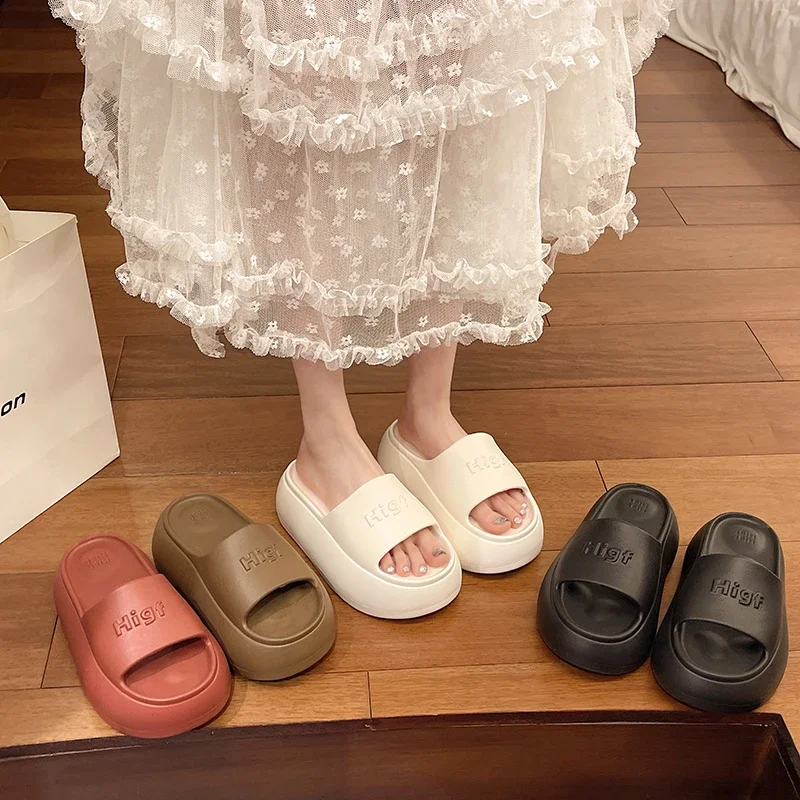 Женские тапочки, увеличивающие рост, 35–40, новые студенческие нескользящие легкие сандалии с толстой подошвой, сотня с пляжной обувью