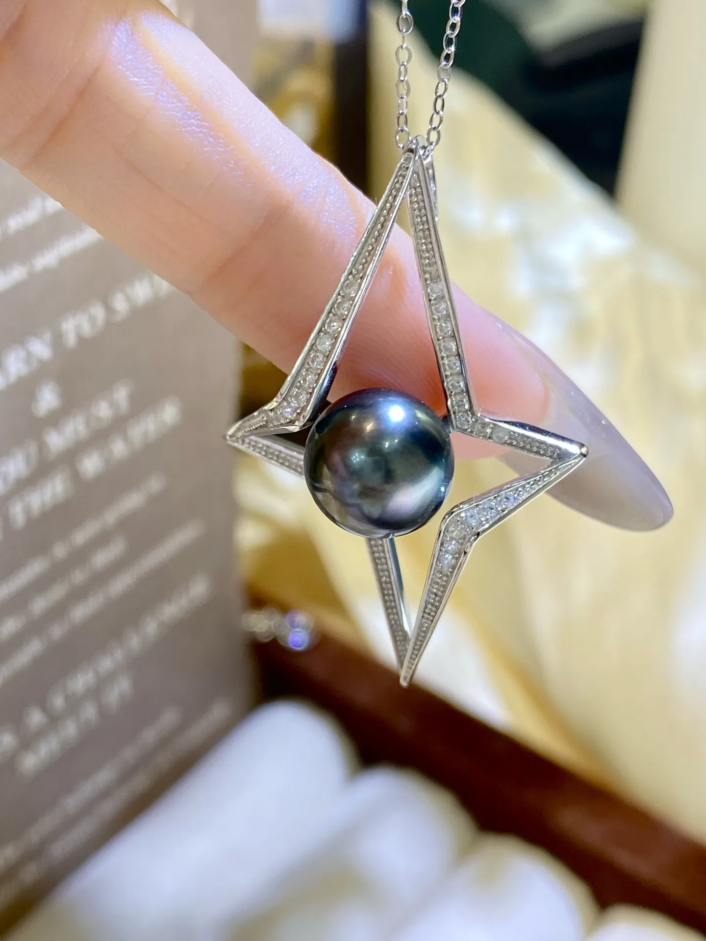 

New Design Pearl Pendant AAAA 9-10mm Natural Round Tahiti Black Pearl Pendant 18in/925s