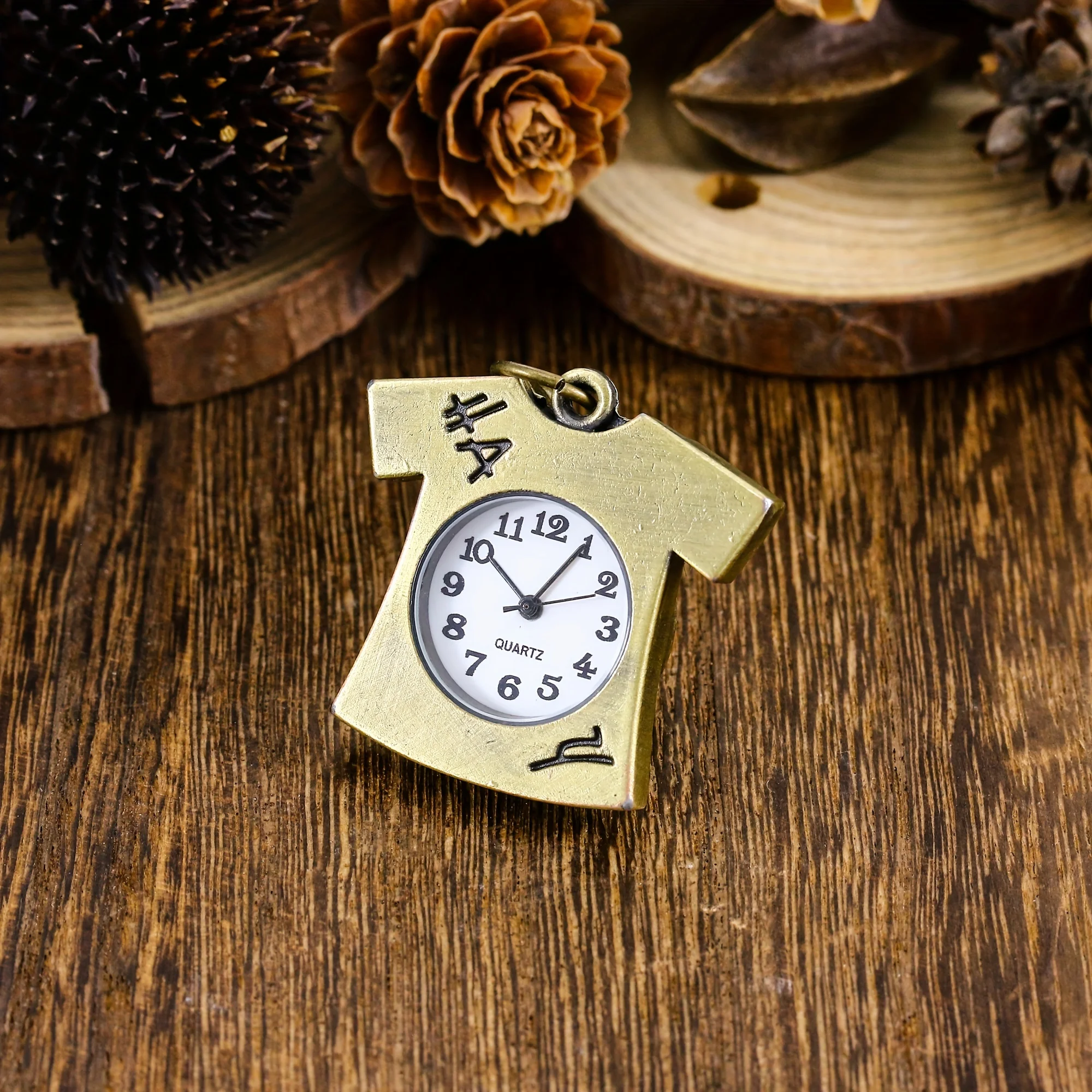 تي شيرت بسلسلة مفاتيح بأكمام قصيرة ، ساعة معلقة ، قلادة صغيرة للرجال ، قلادة نسائية ، طراز عتيق