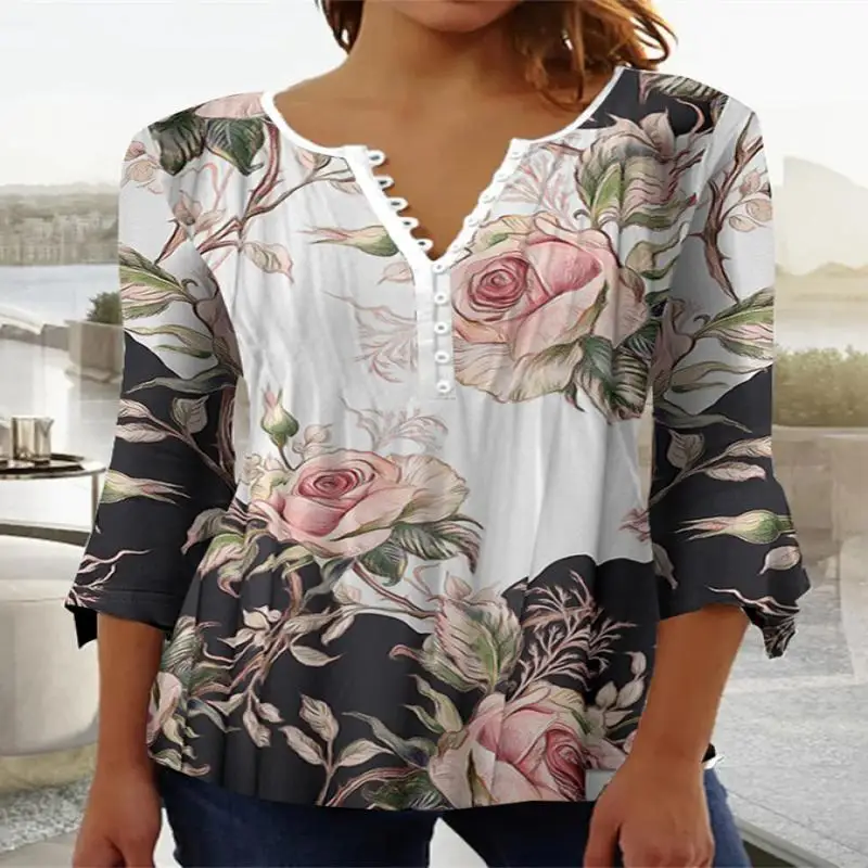 

Plus Size Women's 3/4 Sleeve V-neck Graphic Floral Printed Top