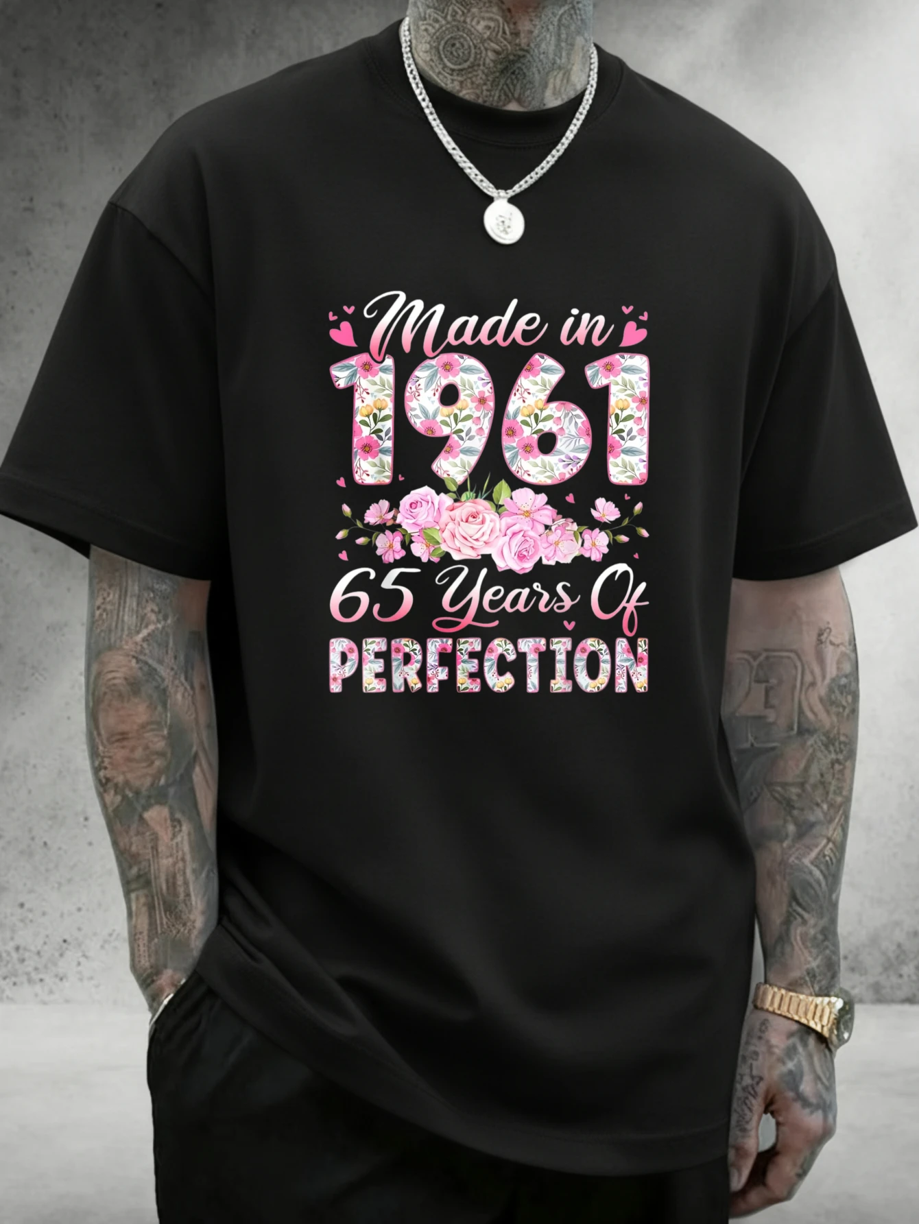 1PC JOOCAR Made In 1961 Sixty Five Years Of Perfection T-shirt décontracté en coton pour toutes les saisons, col rond, extensible, respirant, manches courtes, haut streetwear à imprimé lettres tendance, choix de cadeau idéal pour les fêtes