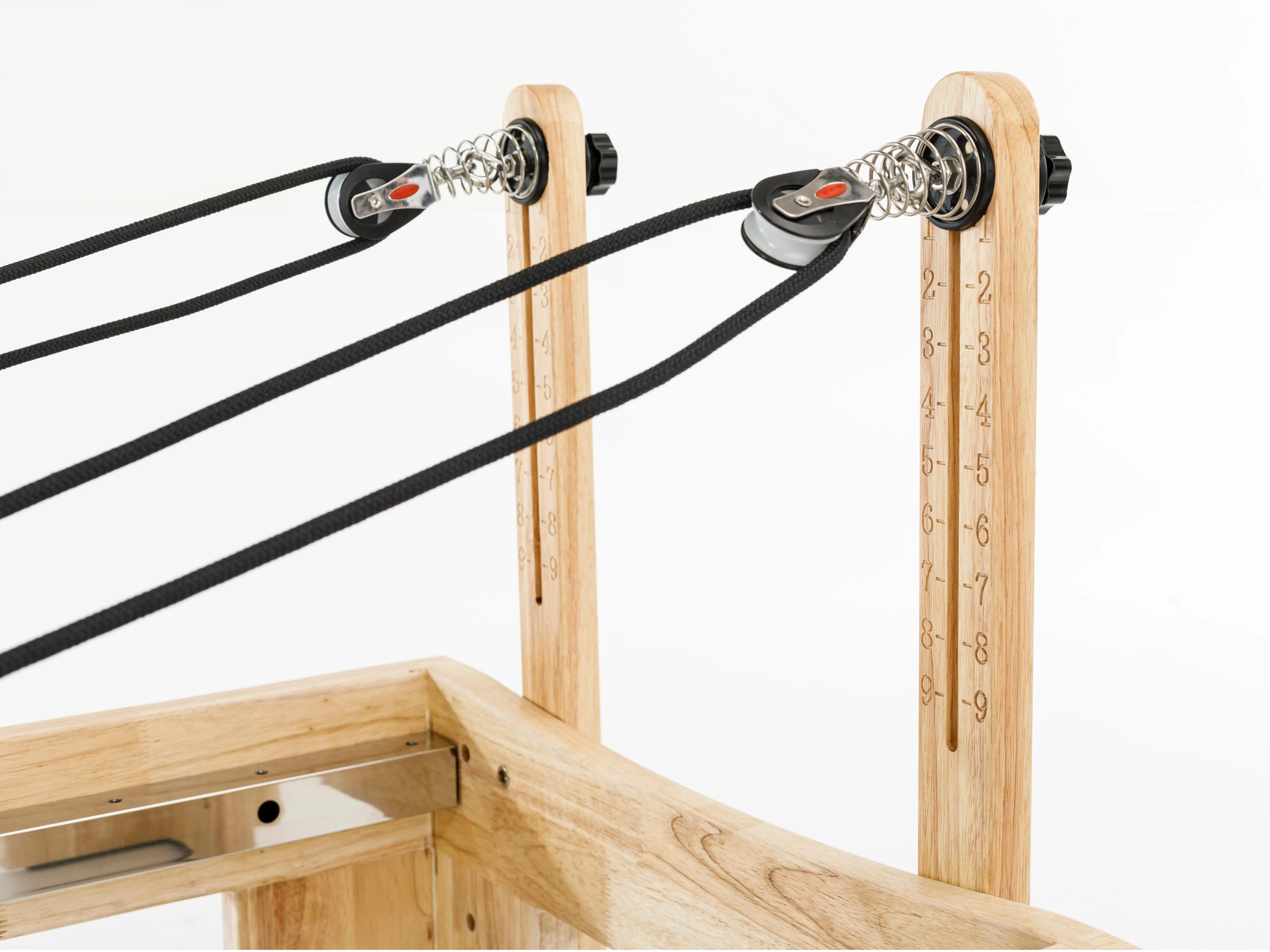 Custom Fashion Grade Home Balance Training Equipment Adjustable 6-Spring Retractable Classic Oak Pilates Shape Bed