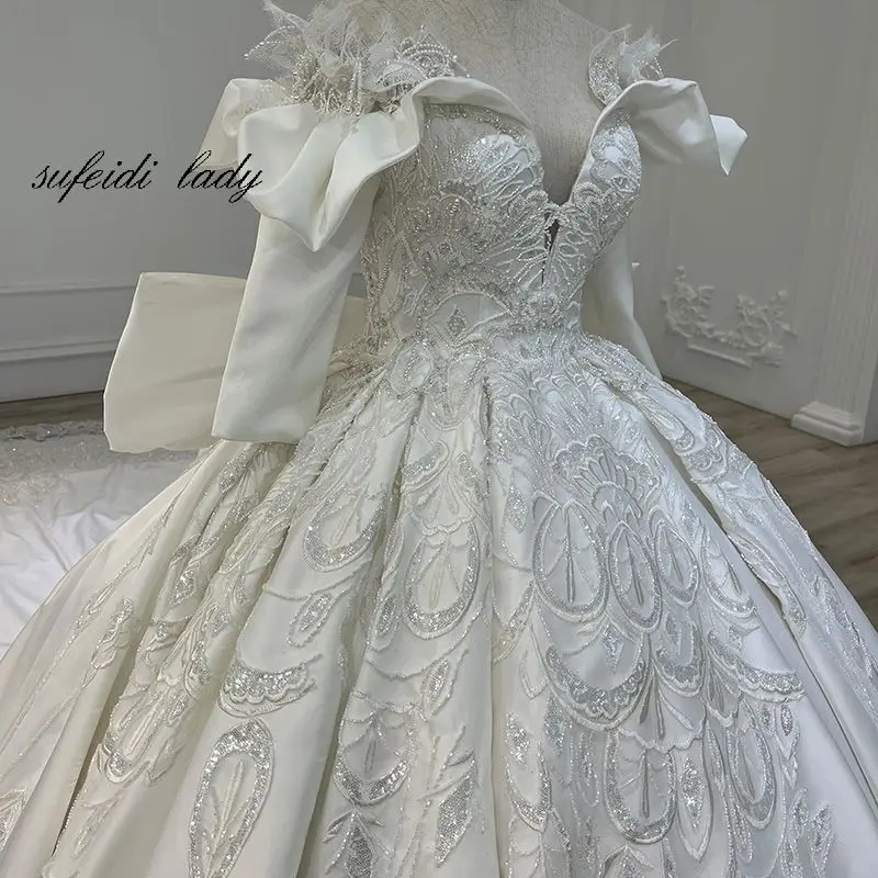 2022 New Design Elegant Bride Gown Wedding Dresses Puffy Satin Lace Appliques Formal Bridal Gown Customize