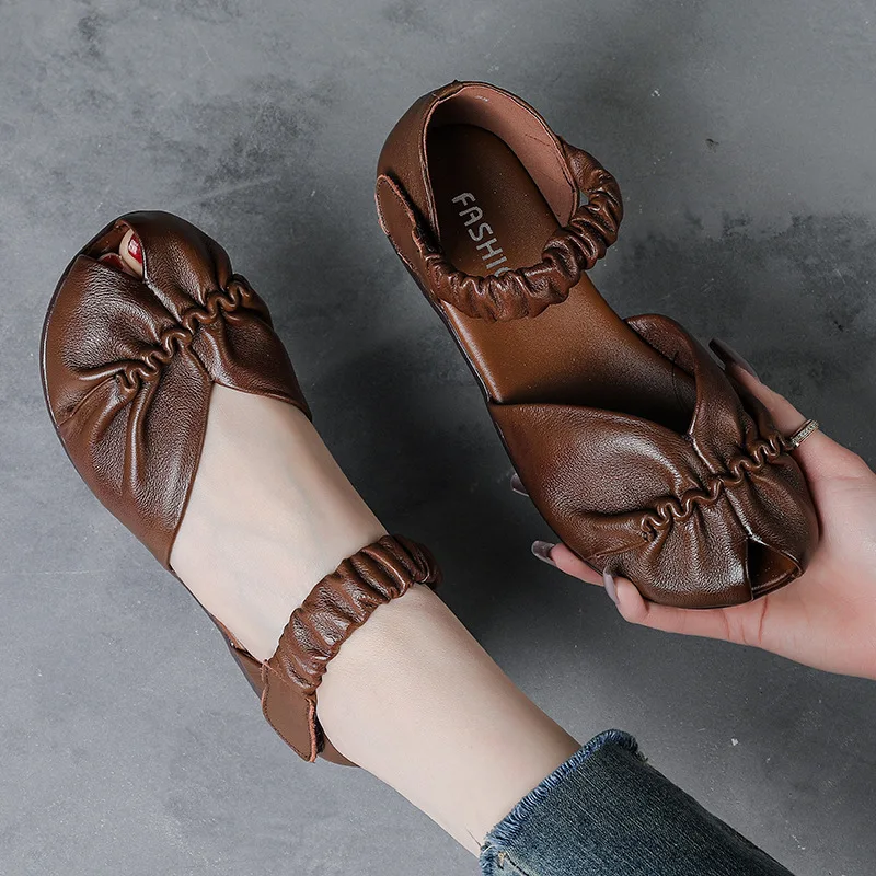 New Peep Toe Wrinkles Sandals Womens Genuine Leather Flats V Neck Shoes Elderly Woman Elastic Roman Sandals Mom Summer Shoes