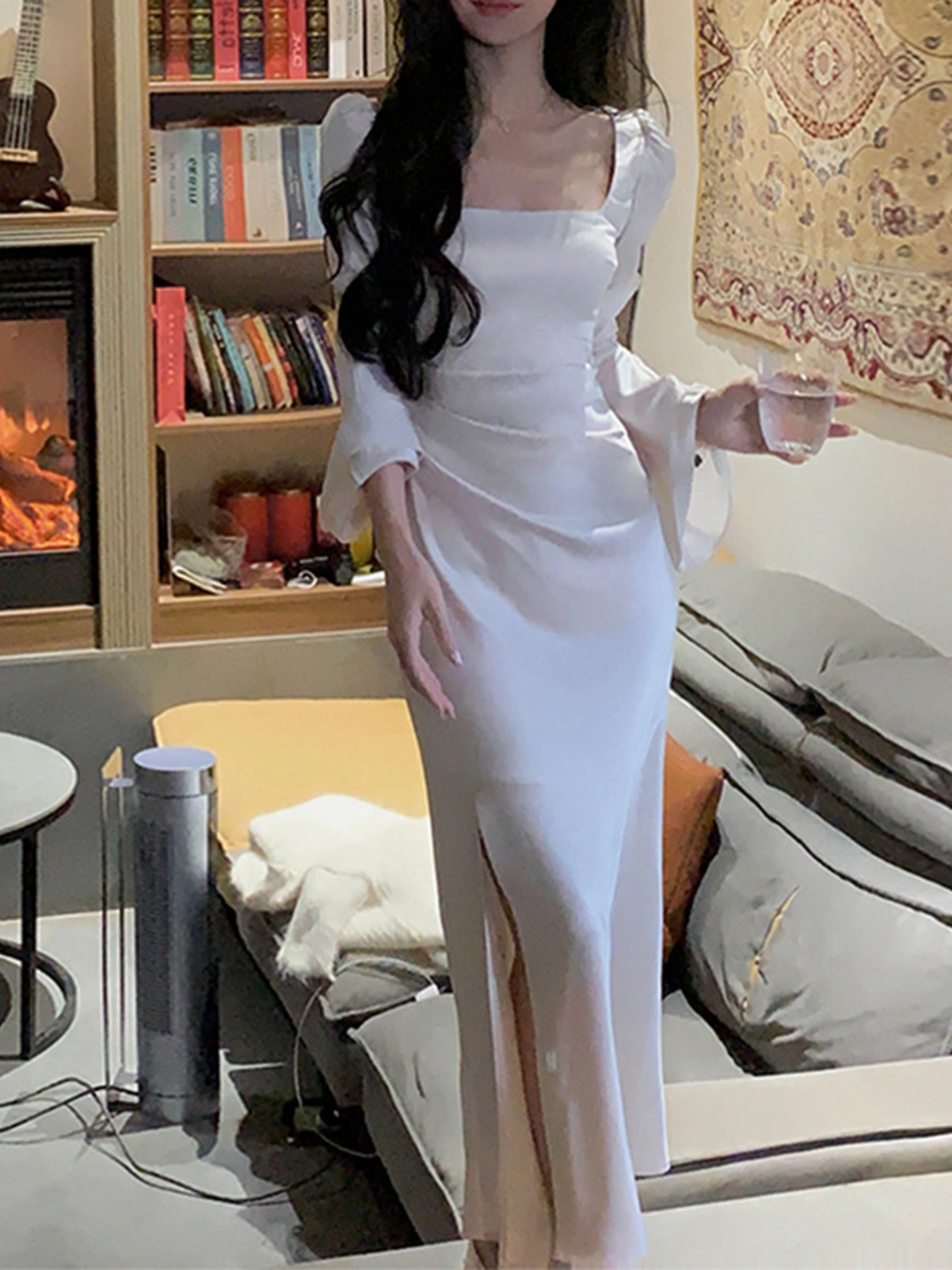 Abito rustico Sensibili Ele lungo Sve in materiale satinato beige con campana e spacco Vita alta A-Line Silhouette La...