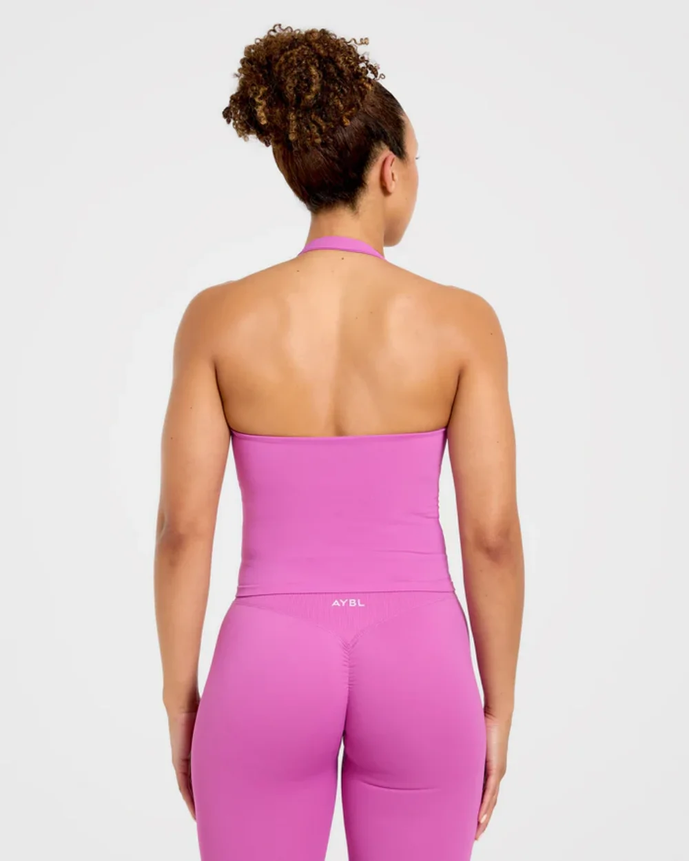 Marken-Sportbekleidung für Damen, Hautfreundliches Neckholder-Sporttop und Figurbetonte Hochtaillierte Shorts – Detail 10