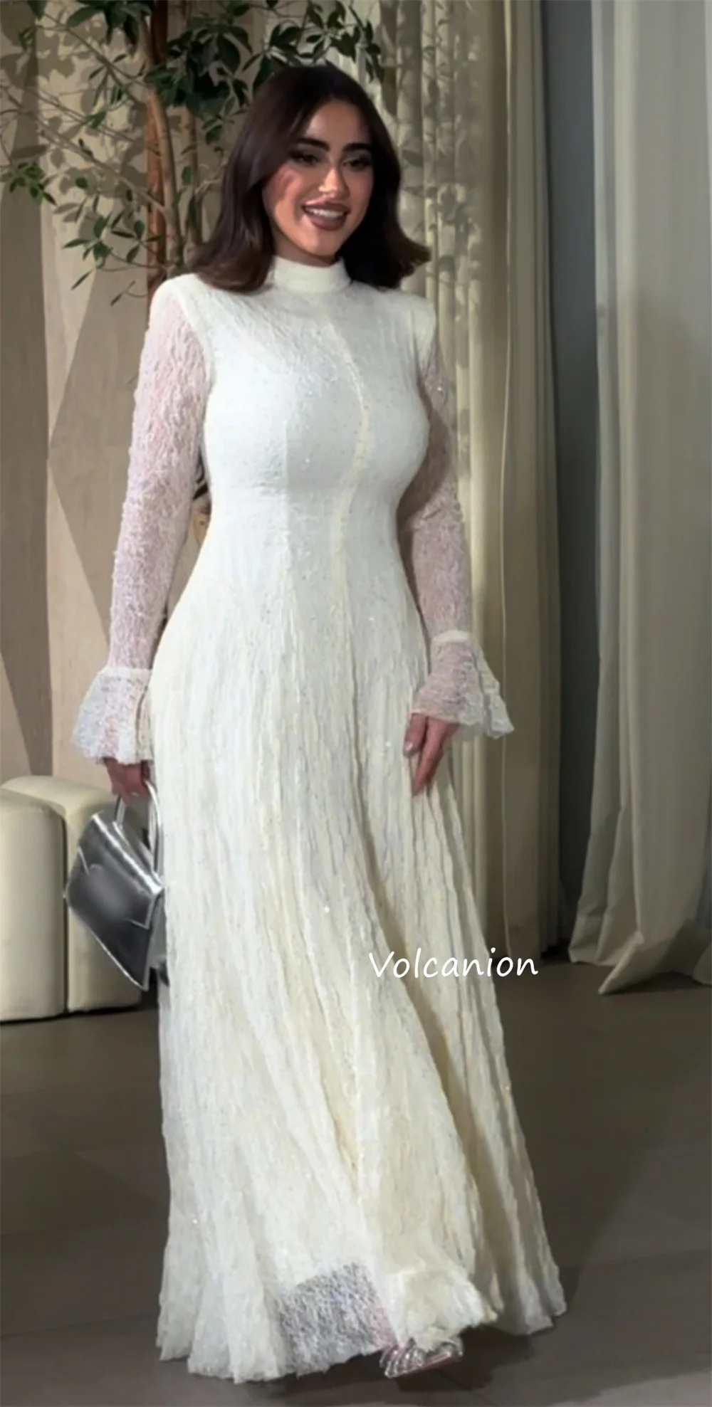 فساتين طويلة مخصصة بطيات شيفون وياقة عالية على شكل حرف A مناسبة حسب الطلب مقاسات كلاسيكية رائعة متاحة للحفلات