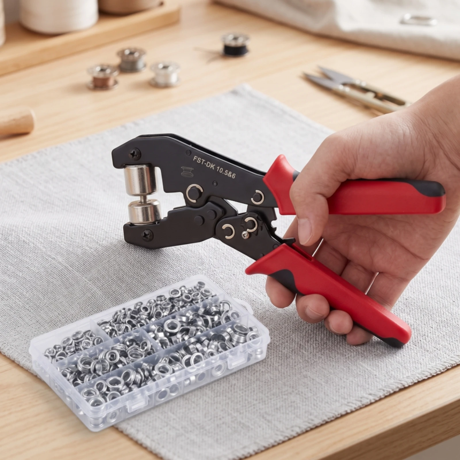 Grommet Eyelet Pliers Kit Attractive Grommet Eyelet Plier Kit Self-Locking Ergonomic for Crafters, DIY Projects, Leathercraft