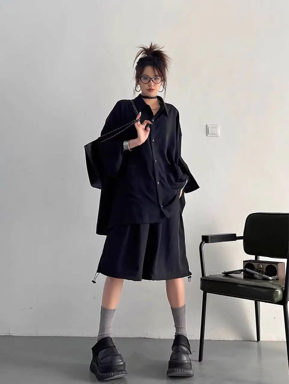 Set da due pezzi pigro retrò nero sportivo estivo da donna casual camicia sottile a 3/4 maniche e pantaloncini larghi a 5 punti